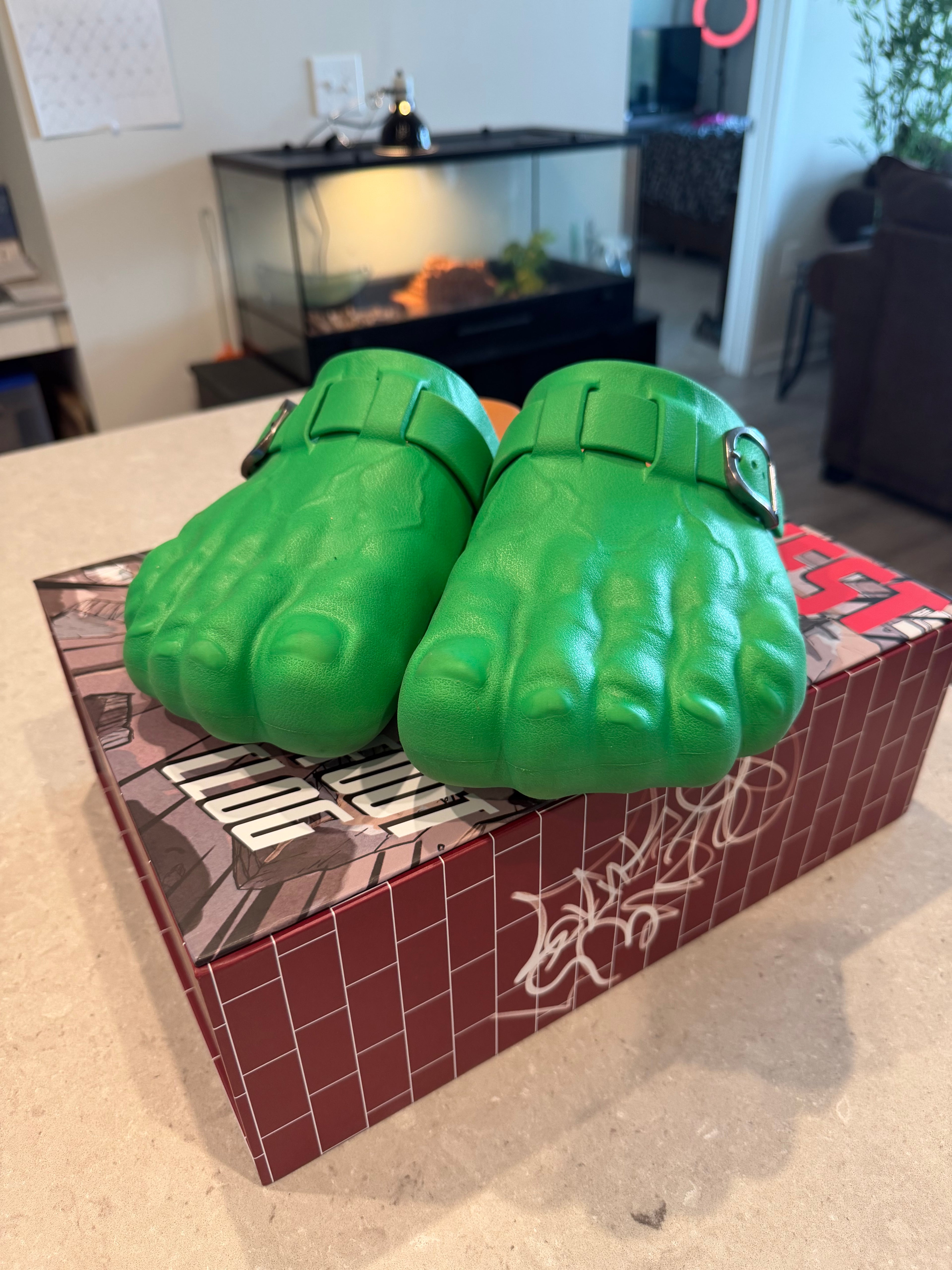 Bravest Studios - Hulk Clogs