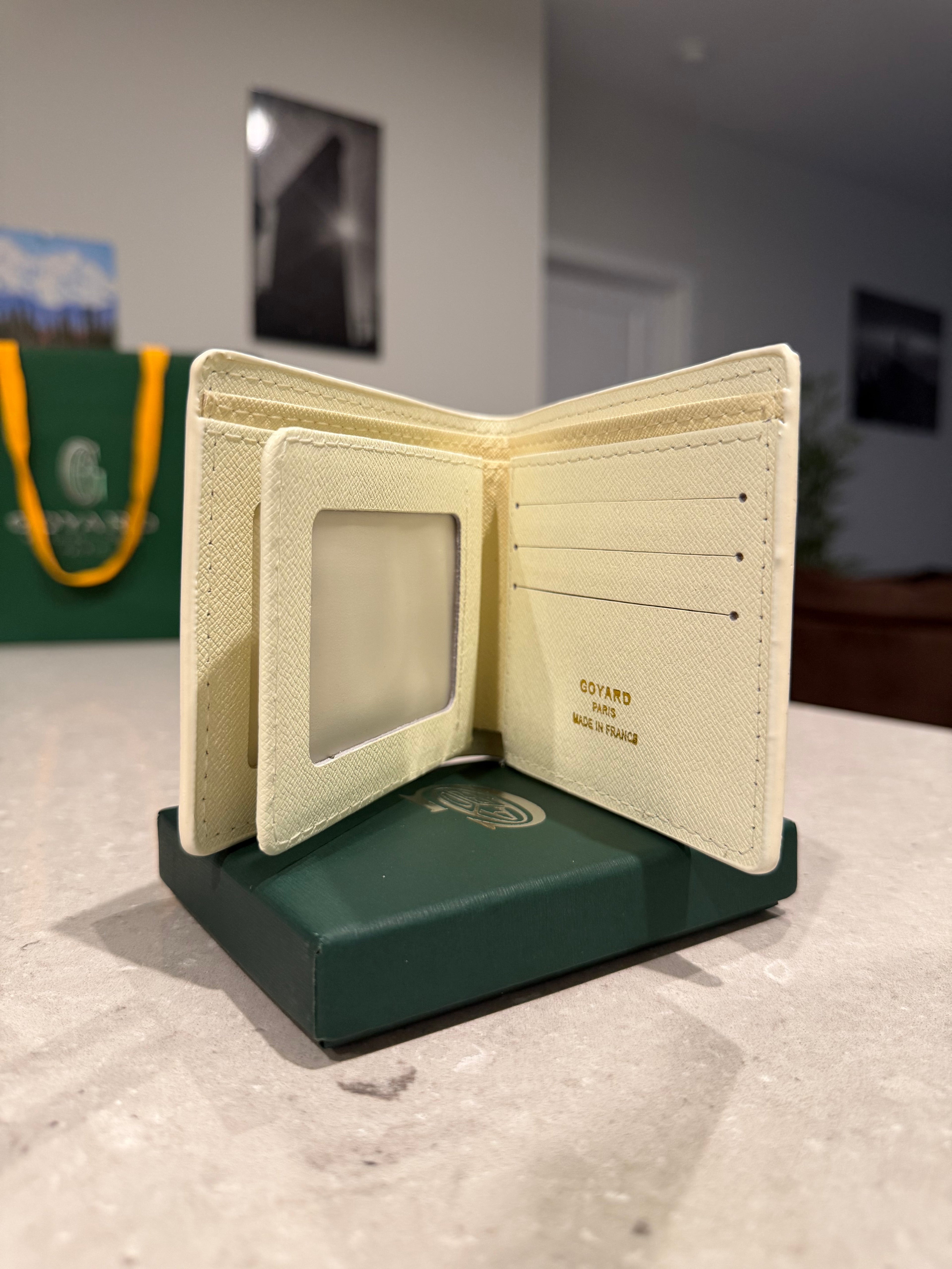 GY Wallet - White