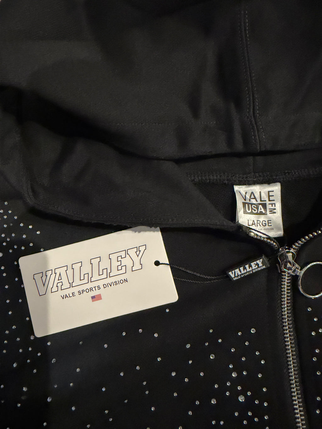 Vale Forever Pluto Cluster Black Zip Up