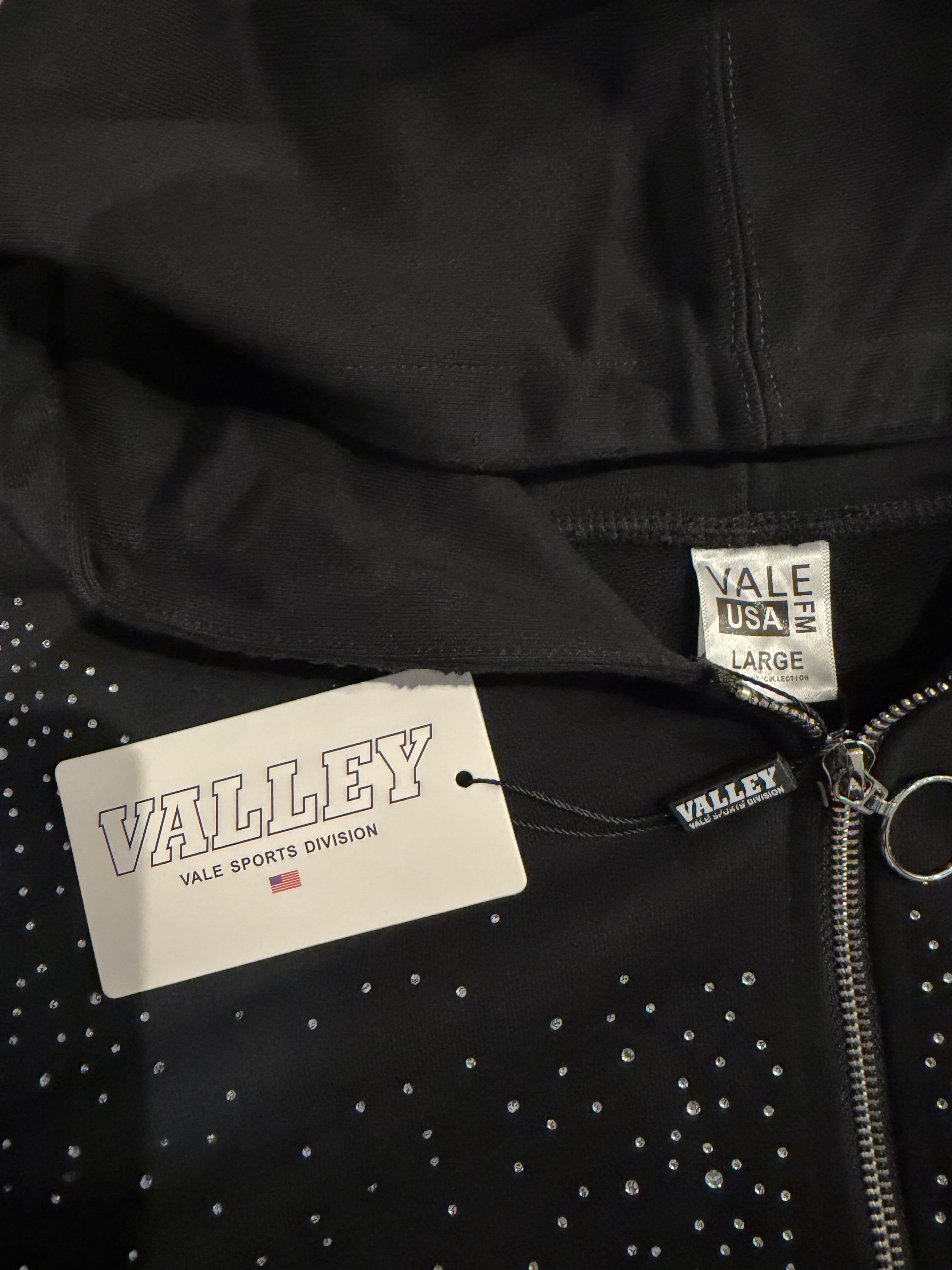 Vale Forever Pluto Cluster Black Zip Up