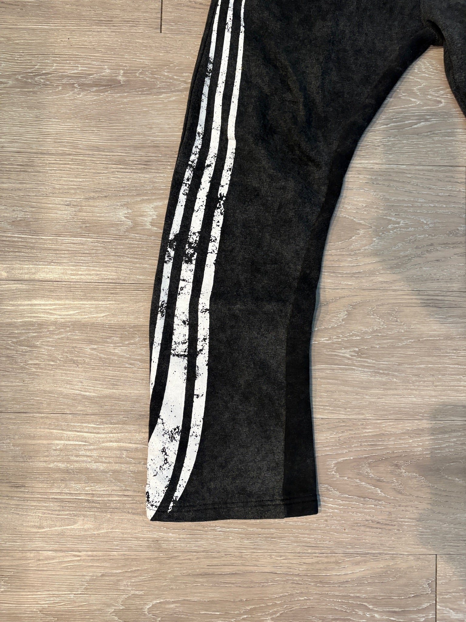 Kollectixe Distressed Logo Sweats