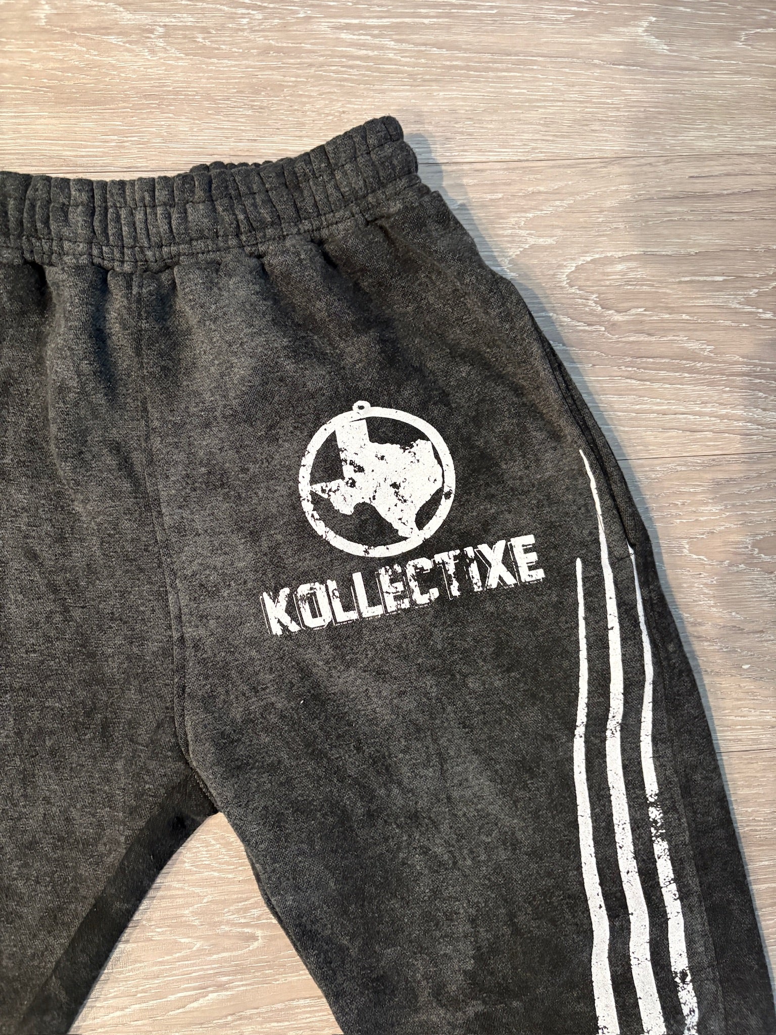 Kollectixe Distressed Logo Sweats