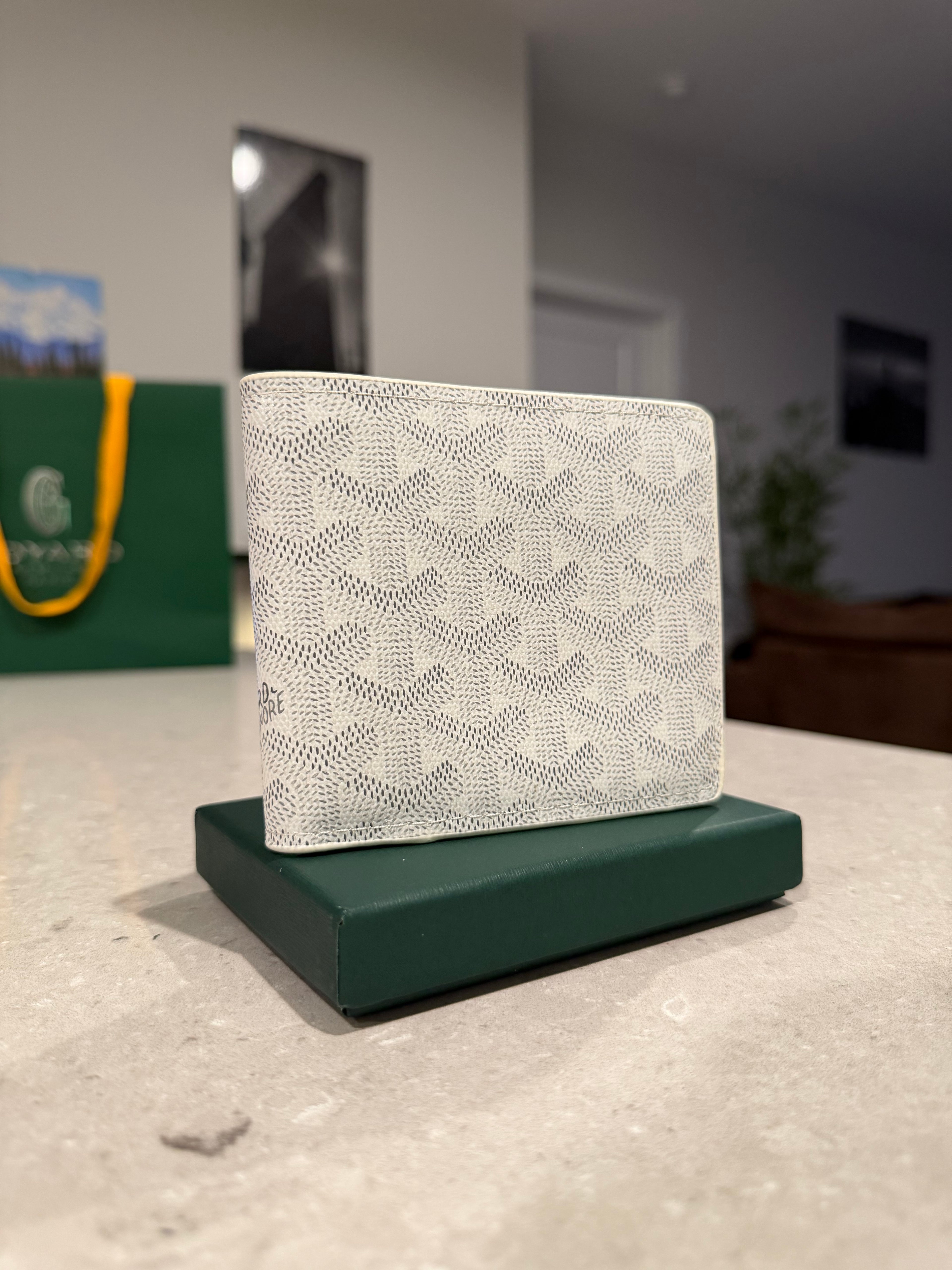 GY Wallet - White