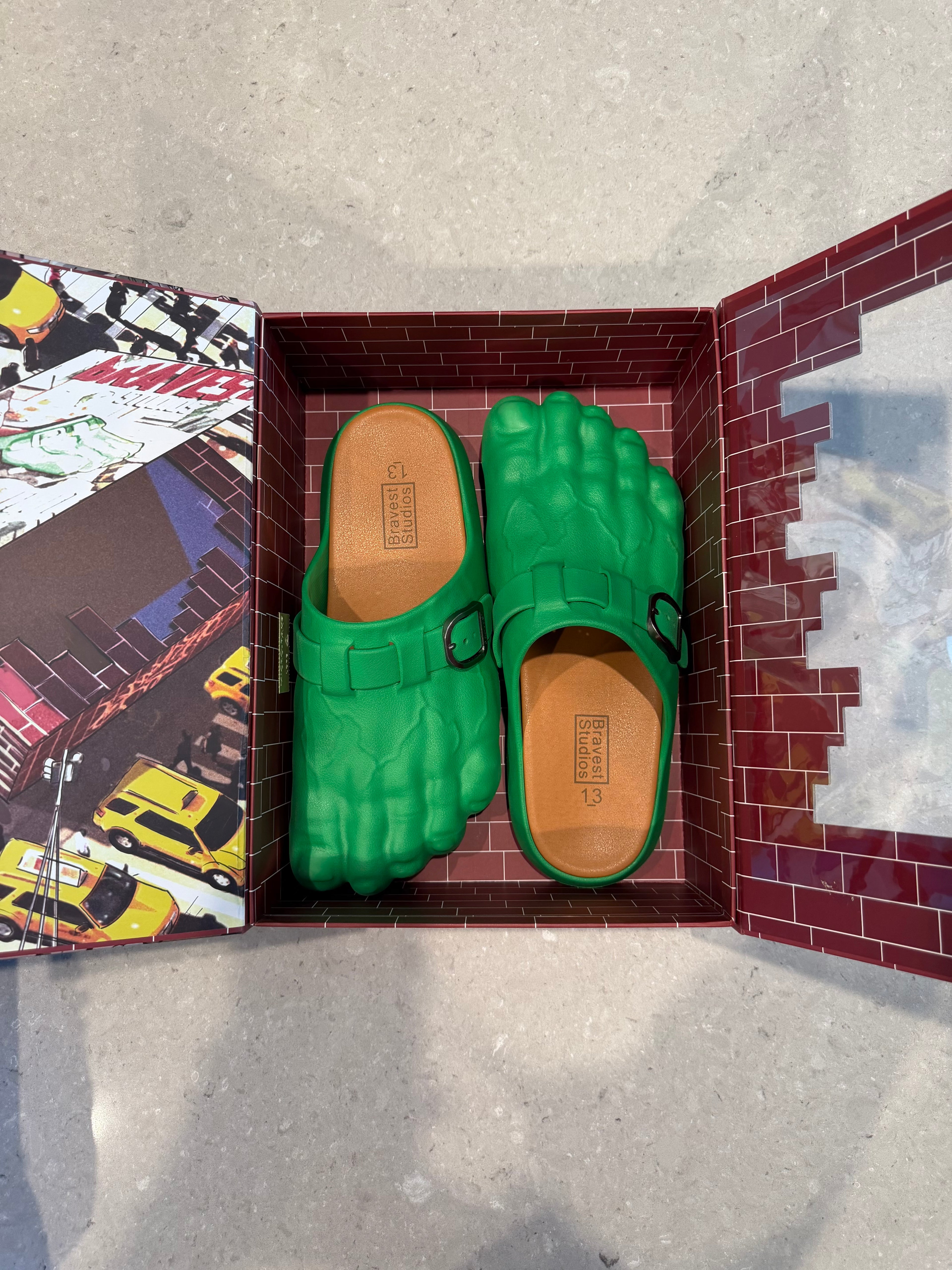 Bravest Studios - Hulk Clogs